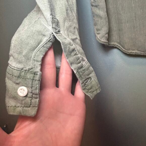 About a Girl Army Green Utility Button Down Shirt Size Medium Long Sleeve - Picture 2 of 8